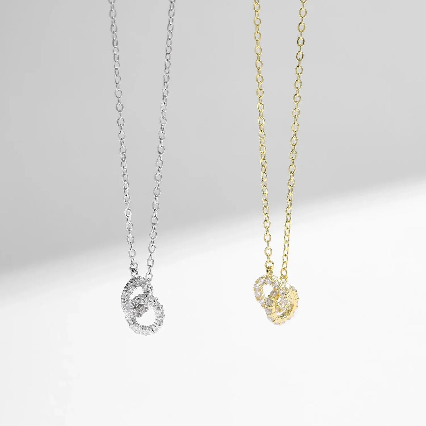 925 Sterling Silver Sparkling Circle Lock Fashion Necklace