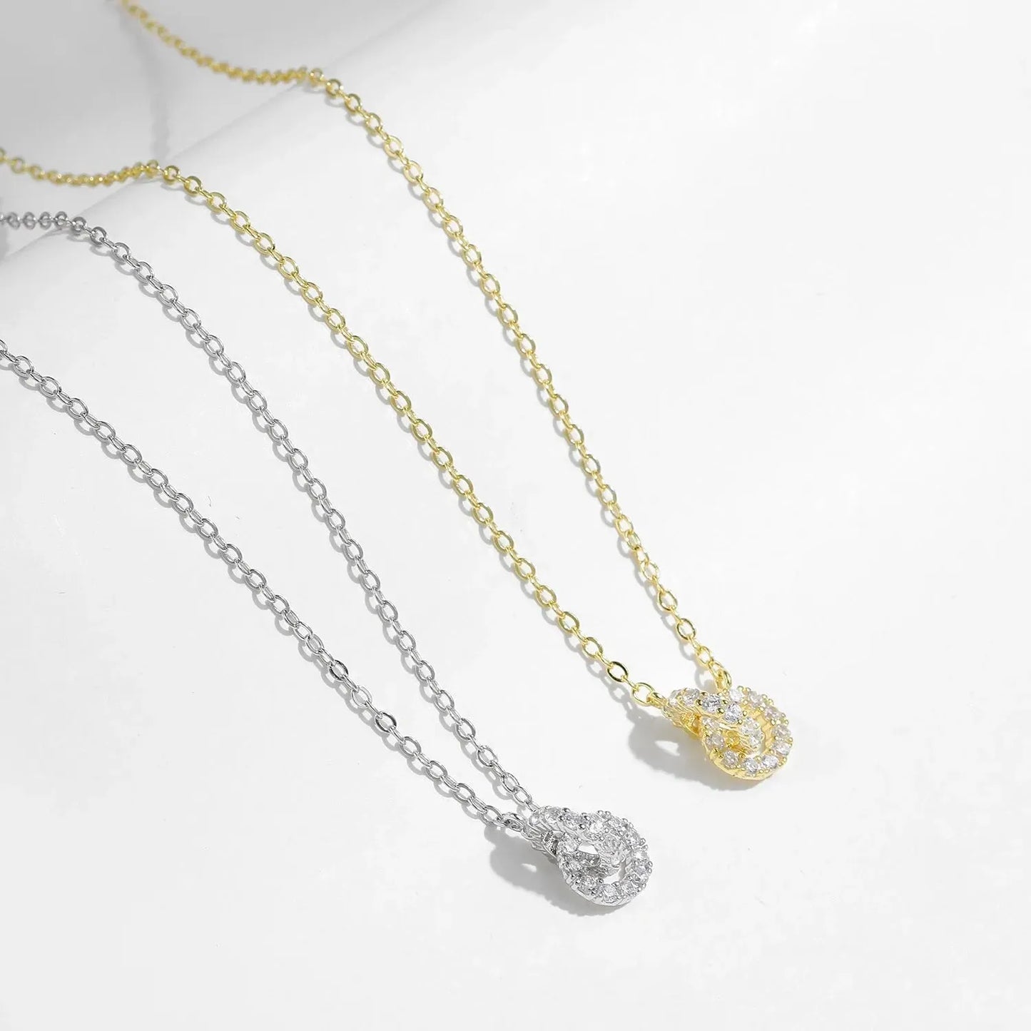 925 Sterling Silver Sparkling Circle Lock Fashion Necklace